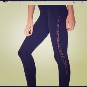 Lululemon wonder under leggings with black lace